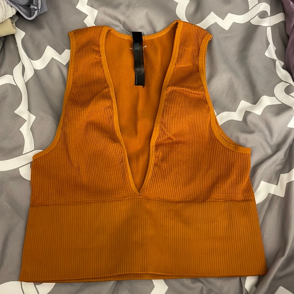 Deep V tank